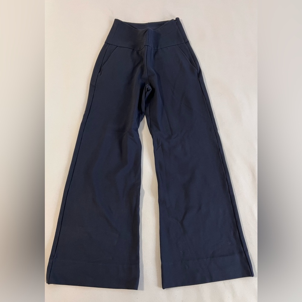 Cabi Women’s‎ Coco Trouser Pants Style #3920 Wide Leg Navy Blue Size 2